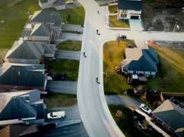 zeg me nog eens dat God niet bestaat: robot postbodes